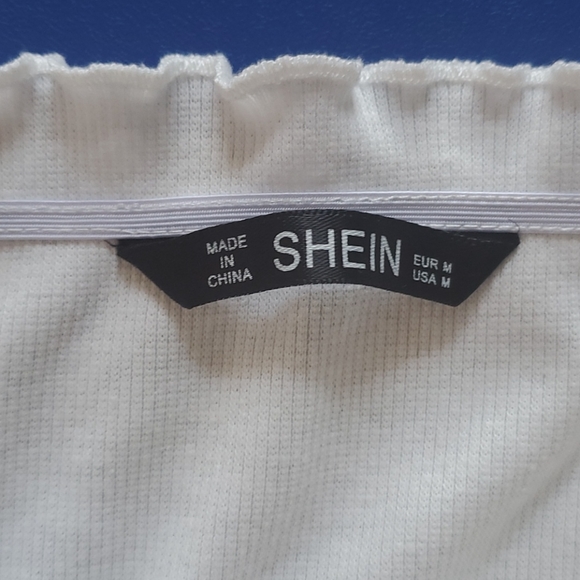 Off the Shoulder Crop Top - Picture 2 of 5